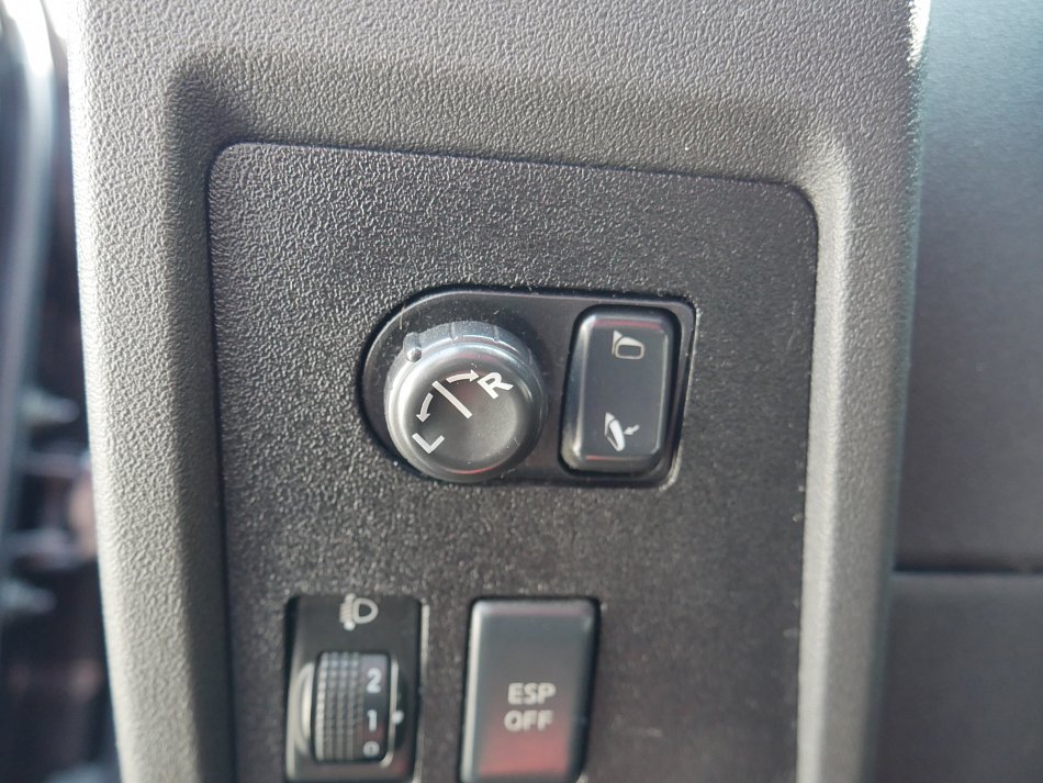 Nissan Qashqai 2.0 DCI  +2