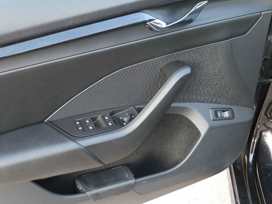 Škoda Octavia IV 1.5 TSi Ambition