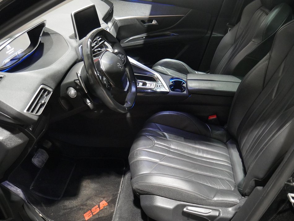 Peugeot 5008 1.5 HDi 