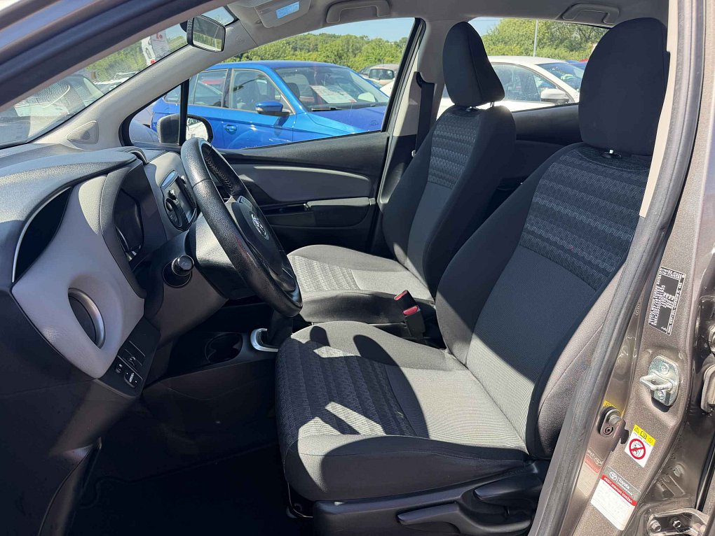 Toyota Yaris 1.3i 