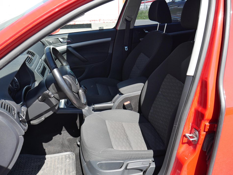 Škoda Octavia II 1.6 TDi Ambiente