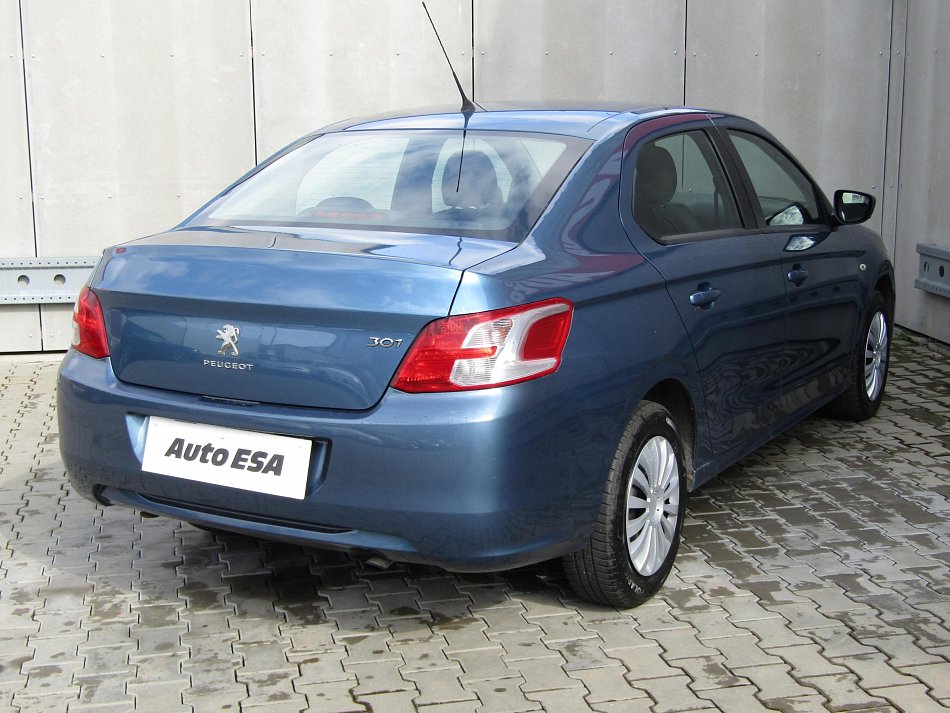 Peugeot 301 1.2 i 