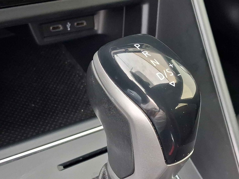 Volkswagen Taigo 1.0TSi R-Line