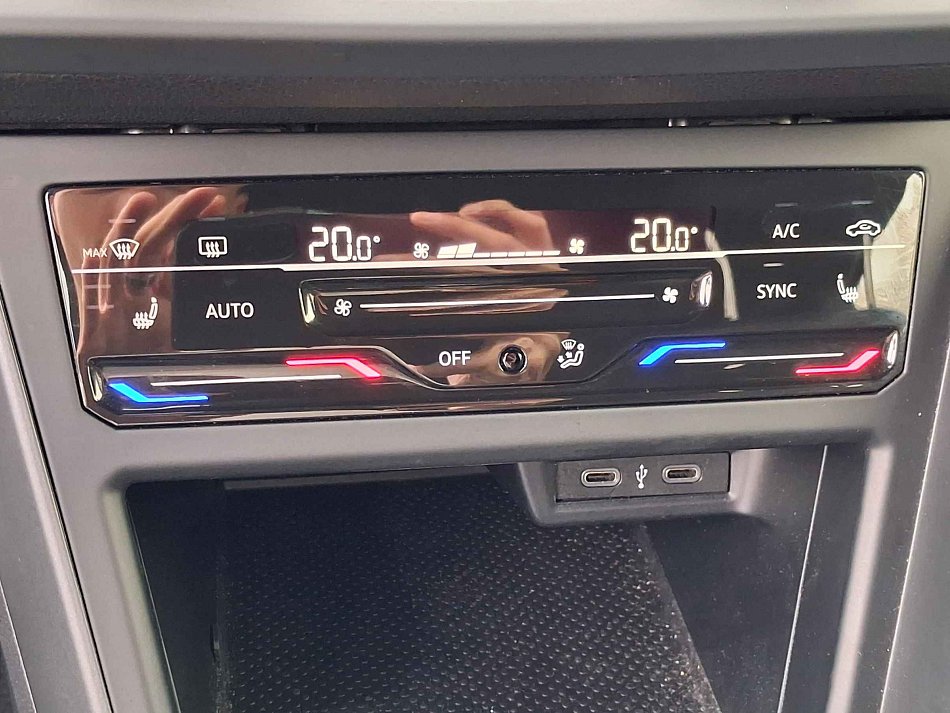 Volkswagen Taigo 1.0TSi R-Line