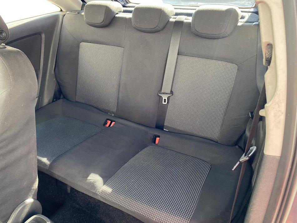 Opel Corsa 1.2i 