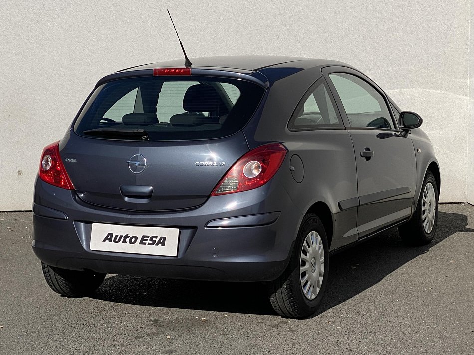 Opel Corsa 1.2i 