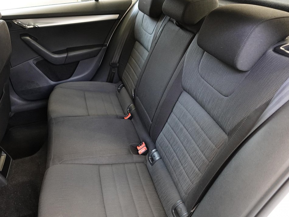 Škoda Octavia III 1.6TDi Elegance