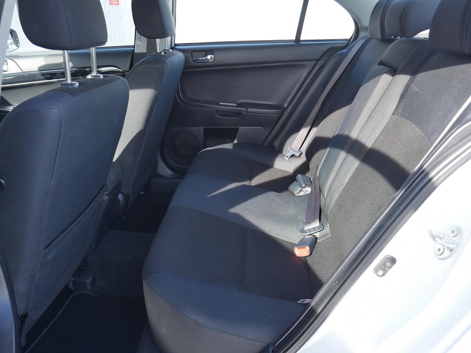 Mitsubishi Lancer 1.6i 