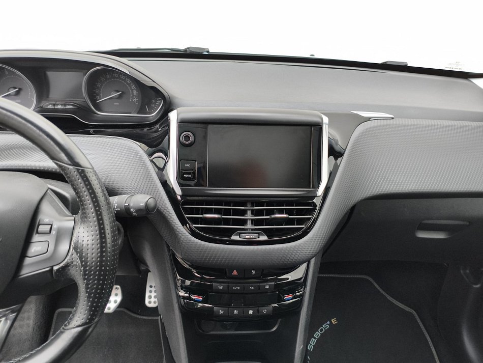 Peugeot 2008 1.2 PT Crossway