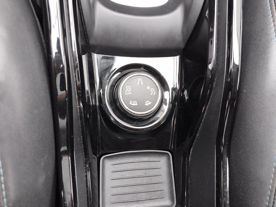 Peugeot 2008 1.2 PT Crossway