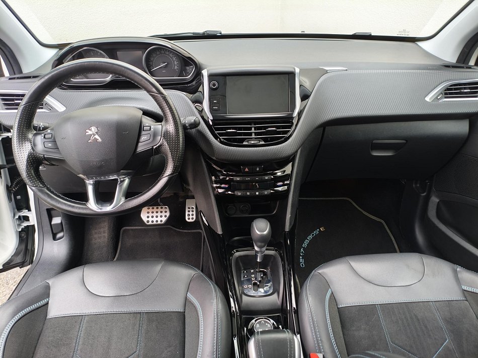 Peugeot 2008 1.2 PT Crossway