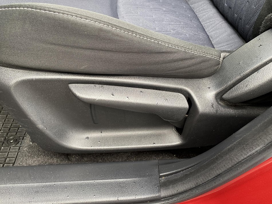 Mazda 2 1.5i 