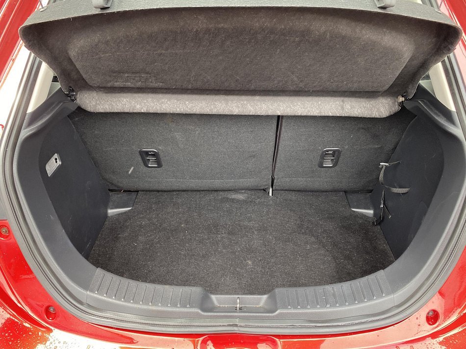 Mazda 2 1.5i 