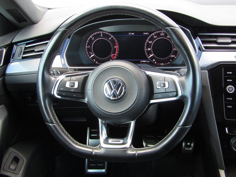 Volkswagen Arteon 2.0 TDi R-Line 4x4