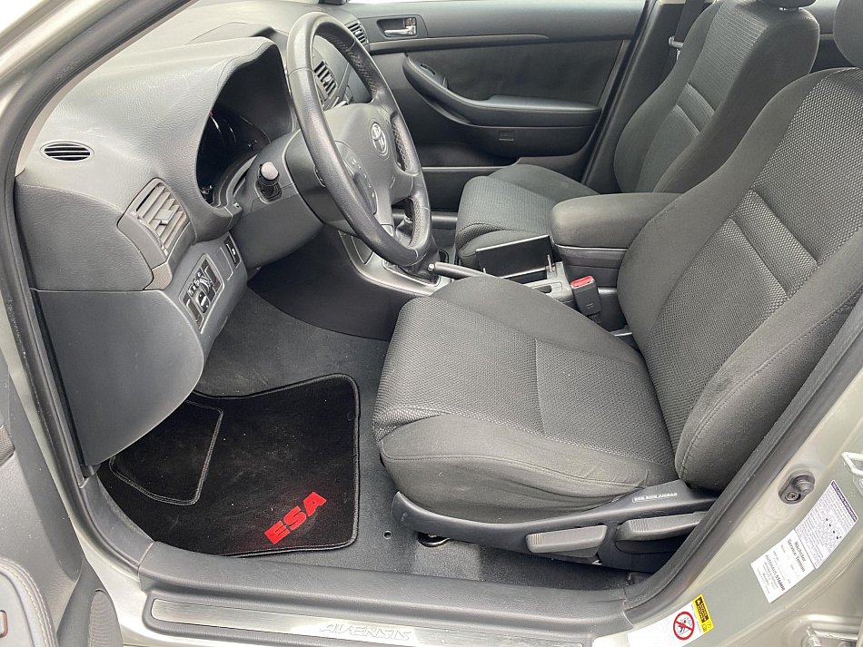 Toyota Avensis 1.8 VVT-i Sol