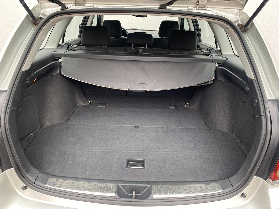 Toyota Avensis 1.8 VVT-i Sol