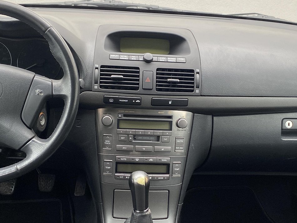 Toyota Avensis 1.8 VVT-i Sol