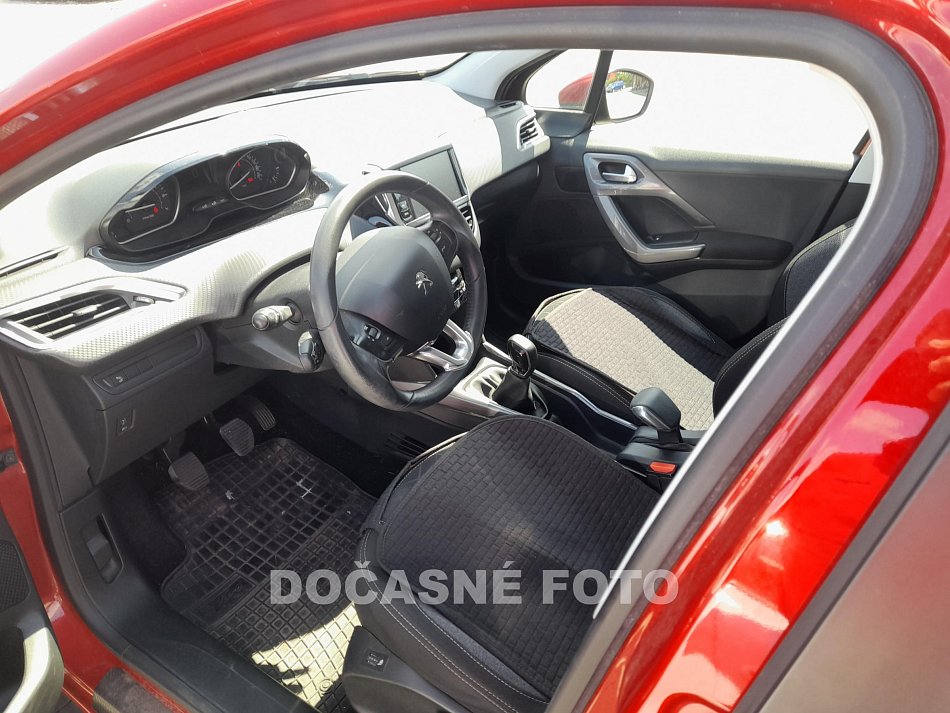 Peugeot 2008 1.2PT 
