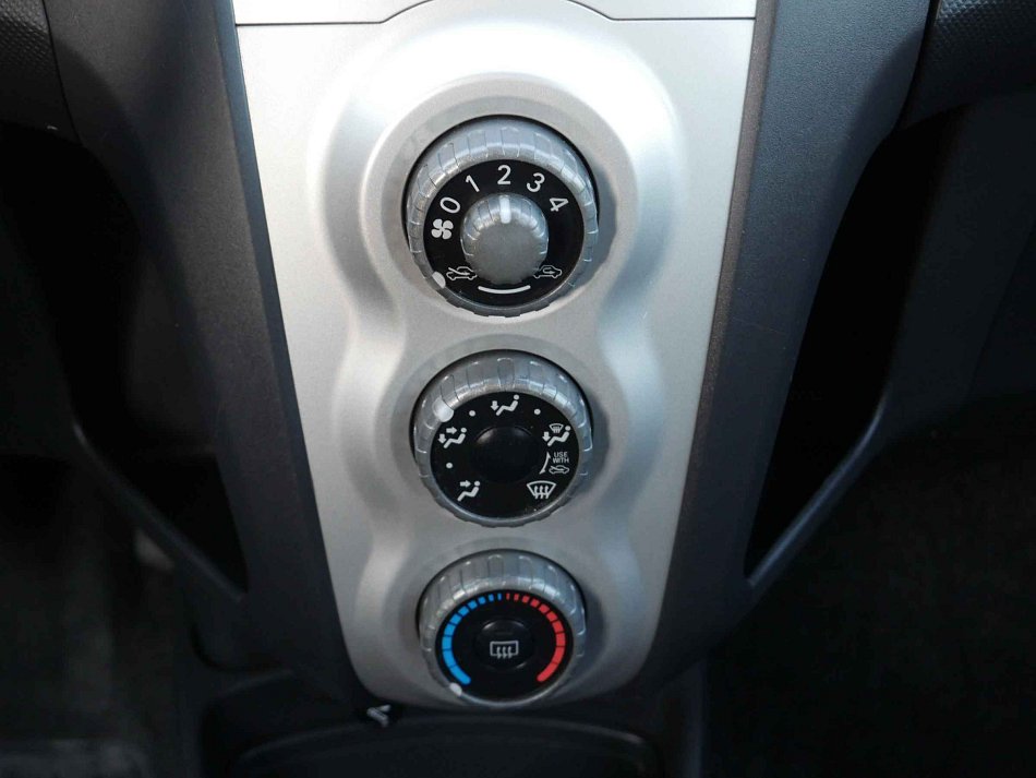 Toyota Yaris 1.0 i 