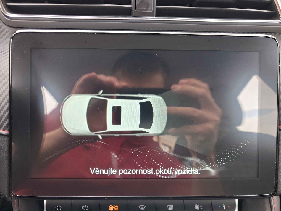MG ZS 1.5i Essential
