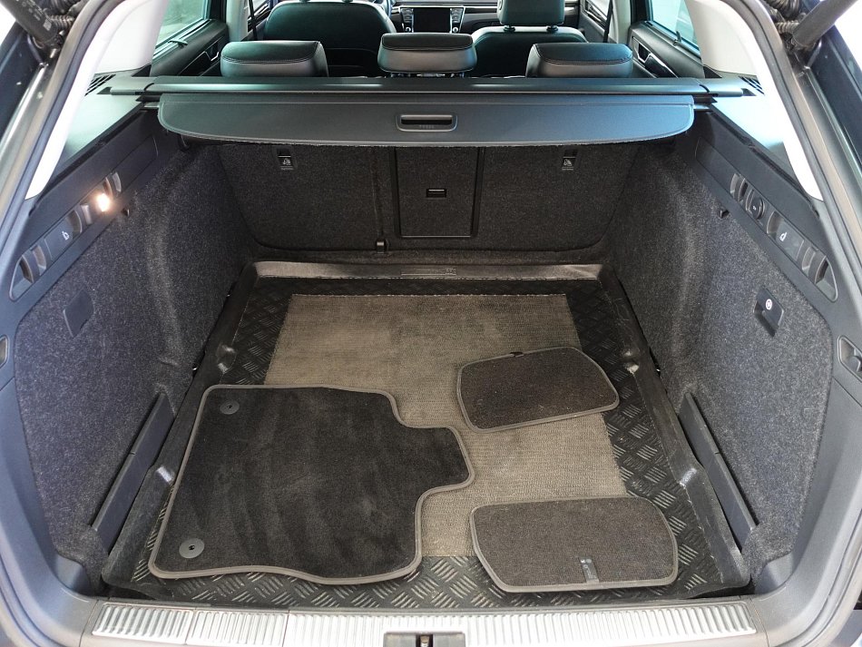 Škoda Superb III 2.0 TDi L&K