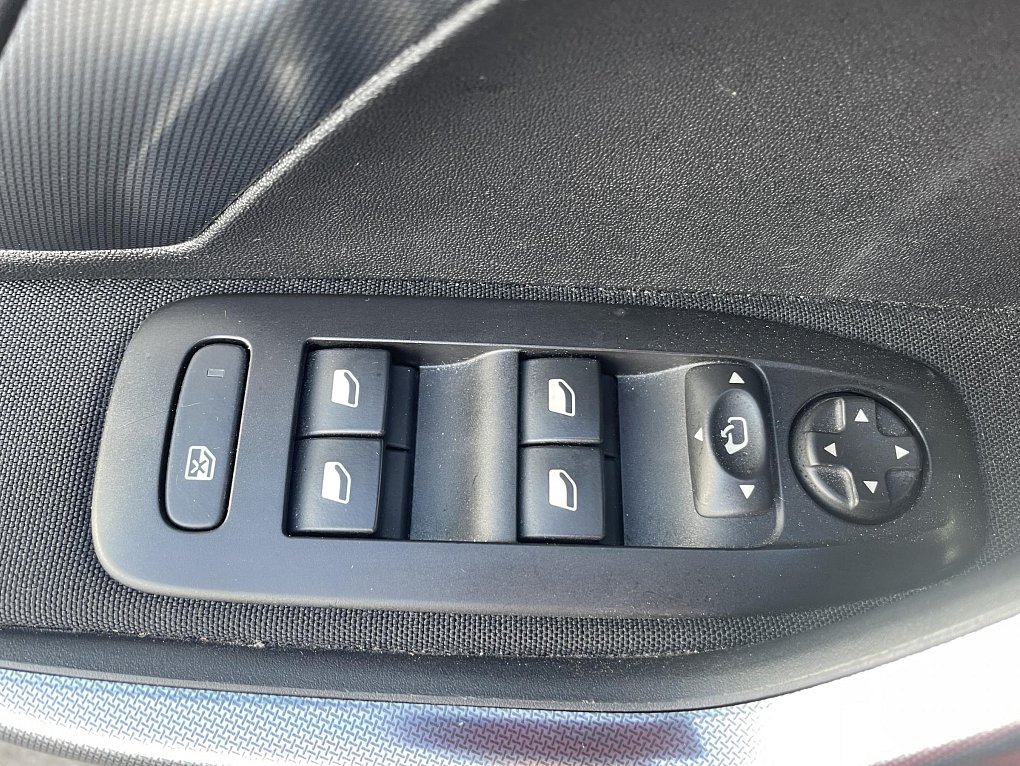 Peugeot 2008 1.2 PT Allure