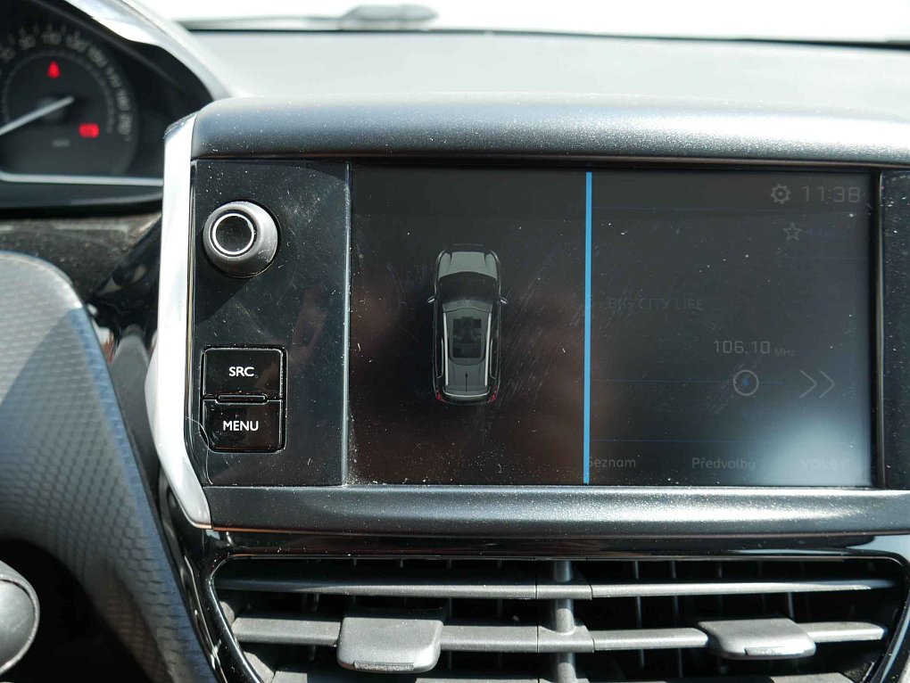 Peugeot 2008 1.2i 