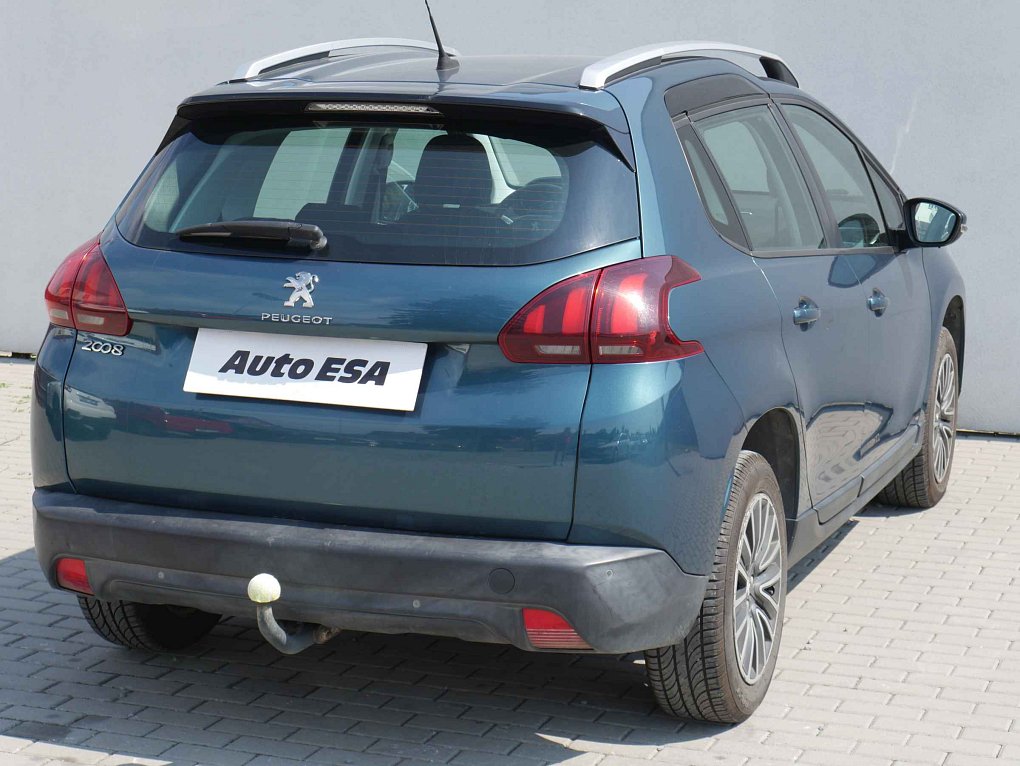 Peugeot 2008 1.2i 