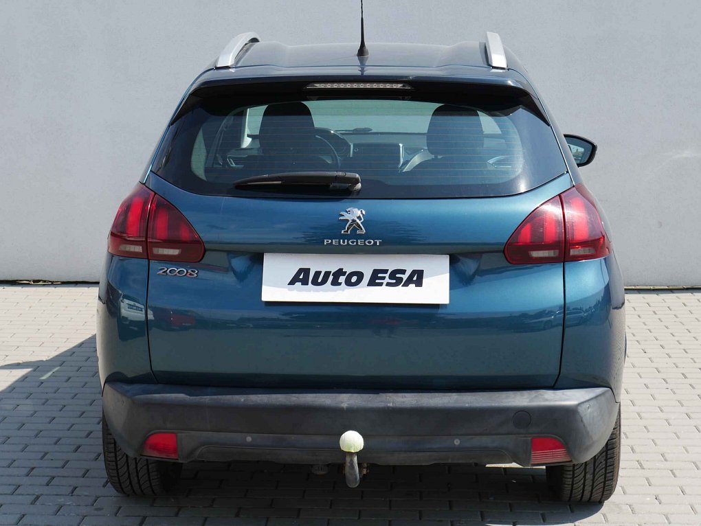 Peugeot 2008 1.2i 