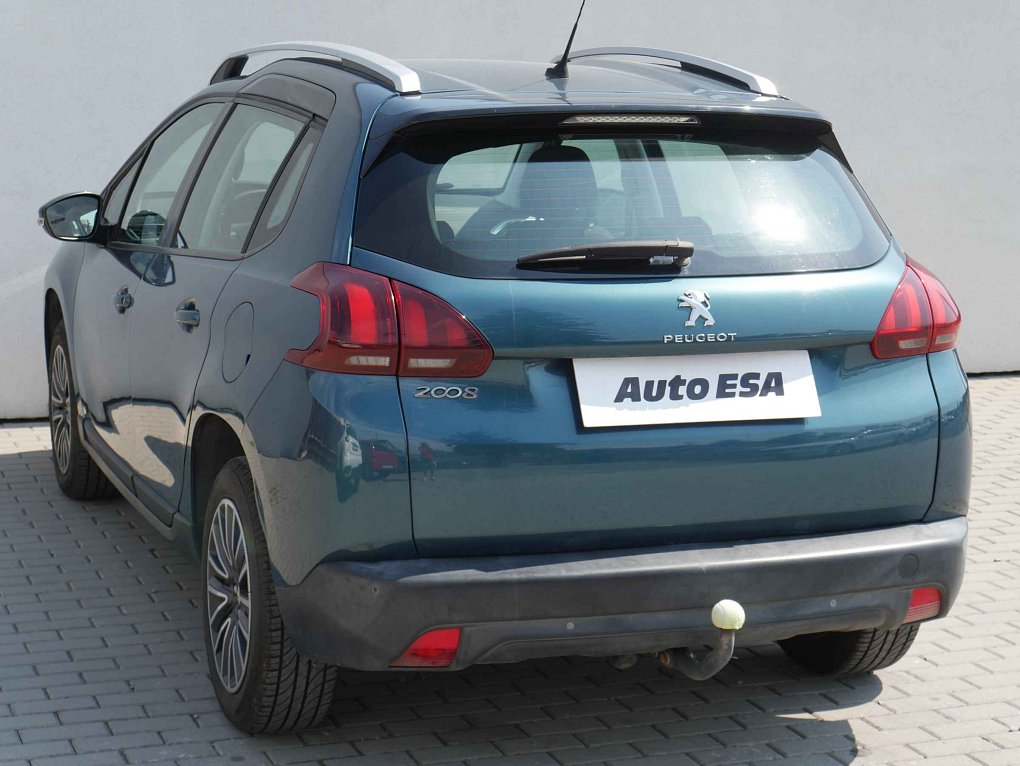 Peugeot 2008 1.2i 