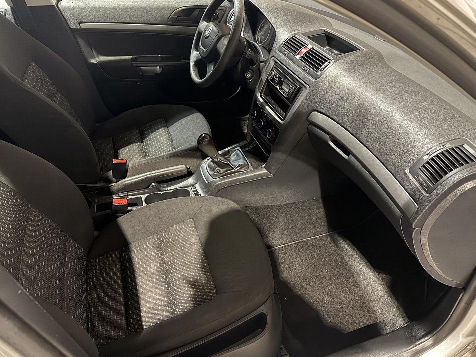 Škoda Octavia II 1.6i 