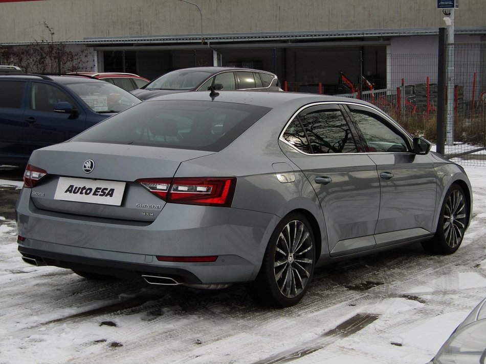 Škoda Superb III 2.0TSi  4x4