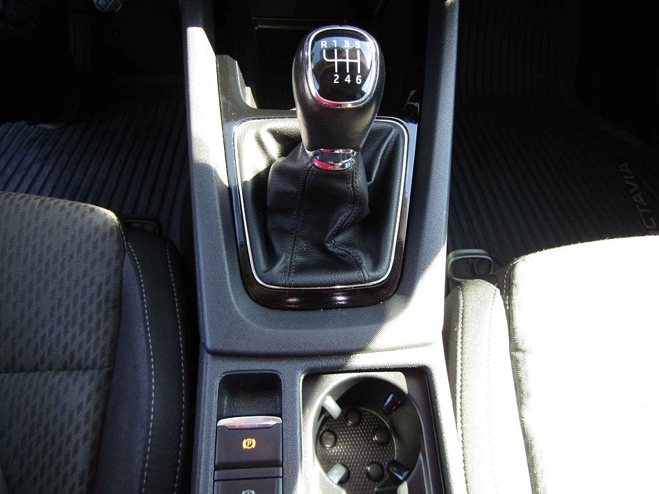 Škoda Octavia IV 2.0 TDi Style