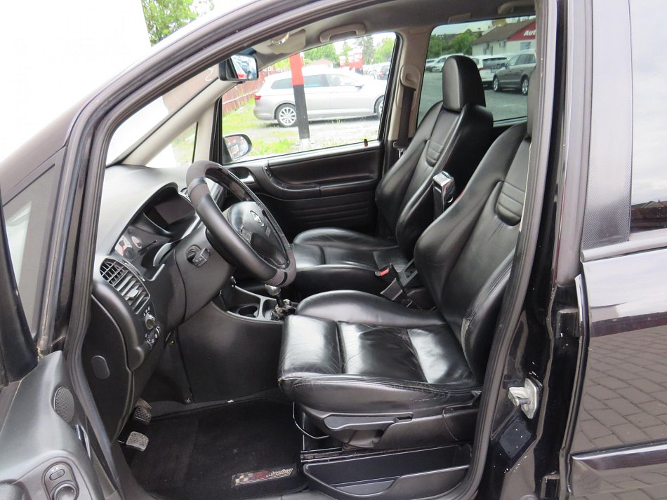 Opel Zafira 2.0i 