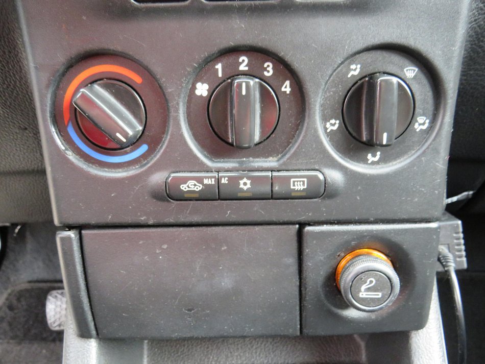 Opel Zafira 2.0i 