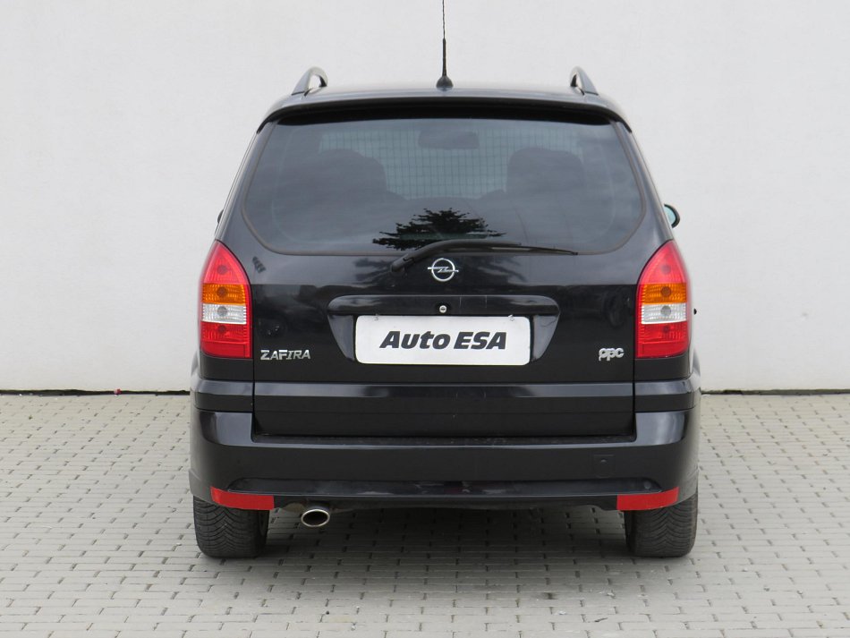 Opel Zafira 2.0i 