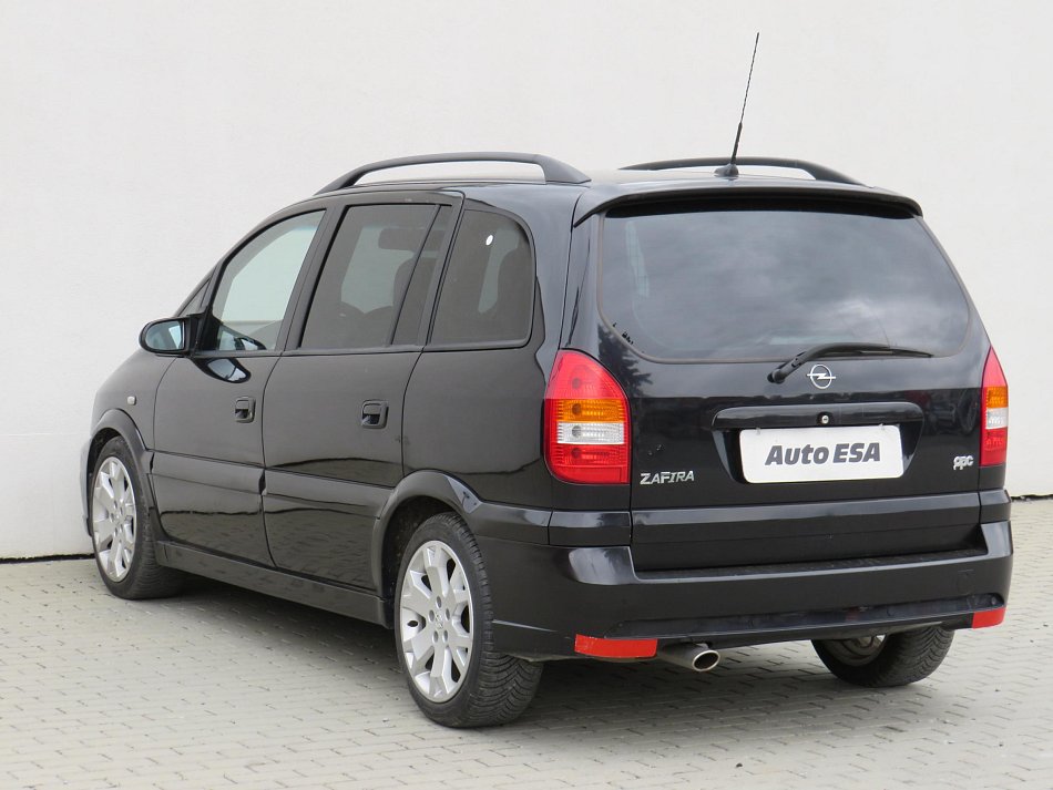 Opel Zafira 2.0i 