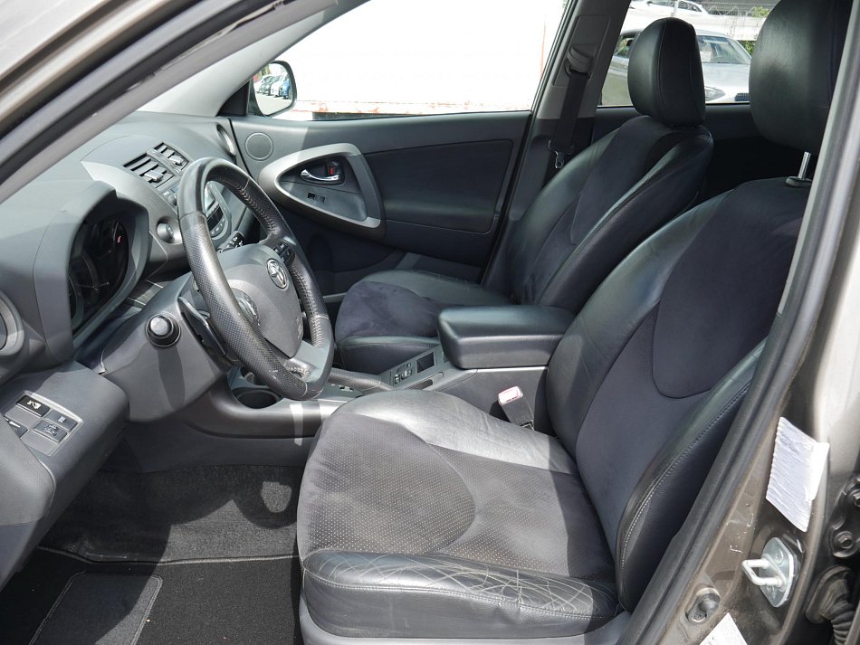 Toyota RAV4 2.0i 