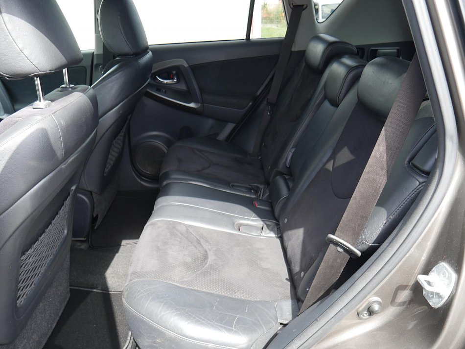 Toyota RAV4 2.0i 