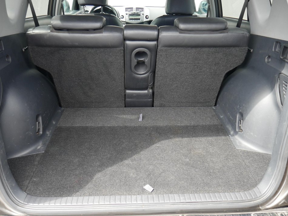 Toyota RAV4 2.0i 