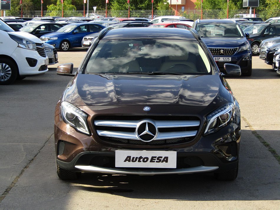 Mercedes-Benz GLA 1.6 