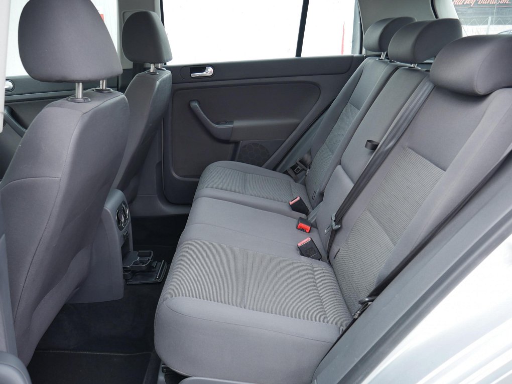 Volkswagen Golf Plus 1.6 i 