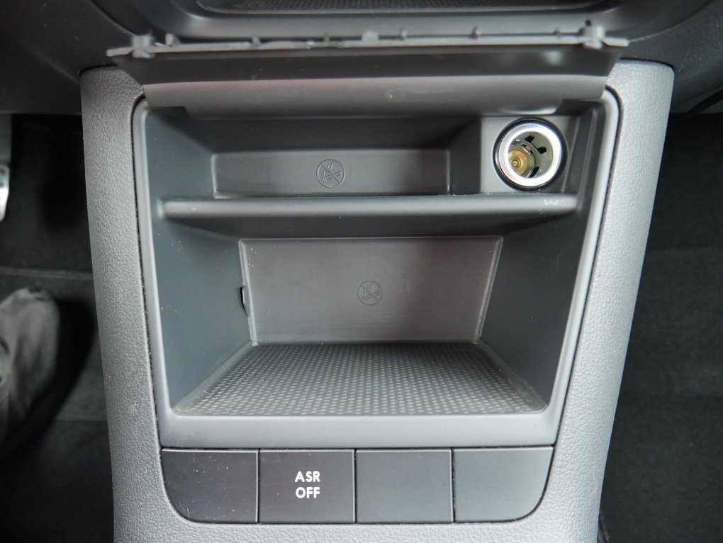 Volkswagen Golf Plus 1.6 i 