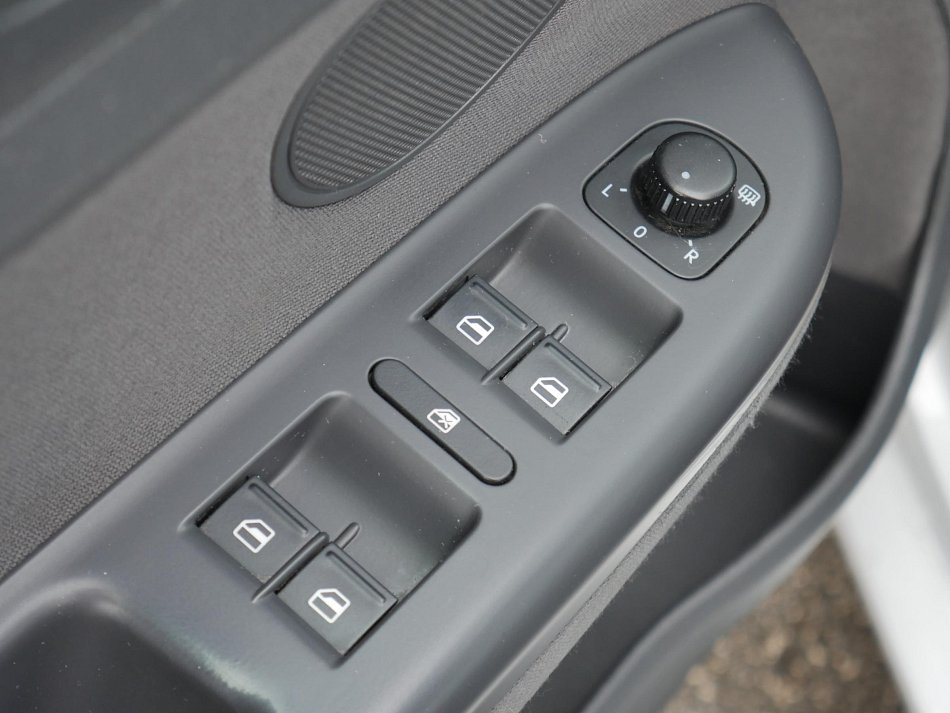 Volkswagen Golf Plus 1.6 i 