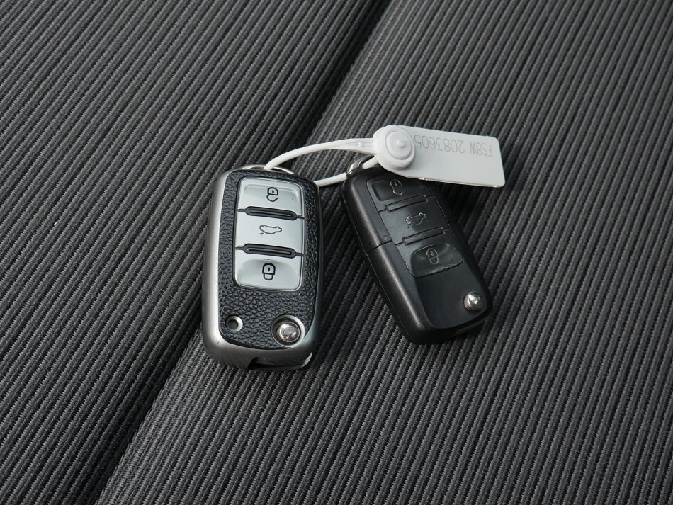 Volkswagen Golf Plus 1.6 i 