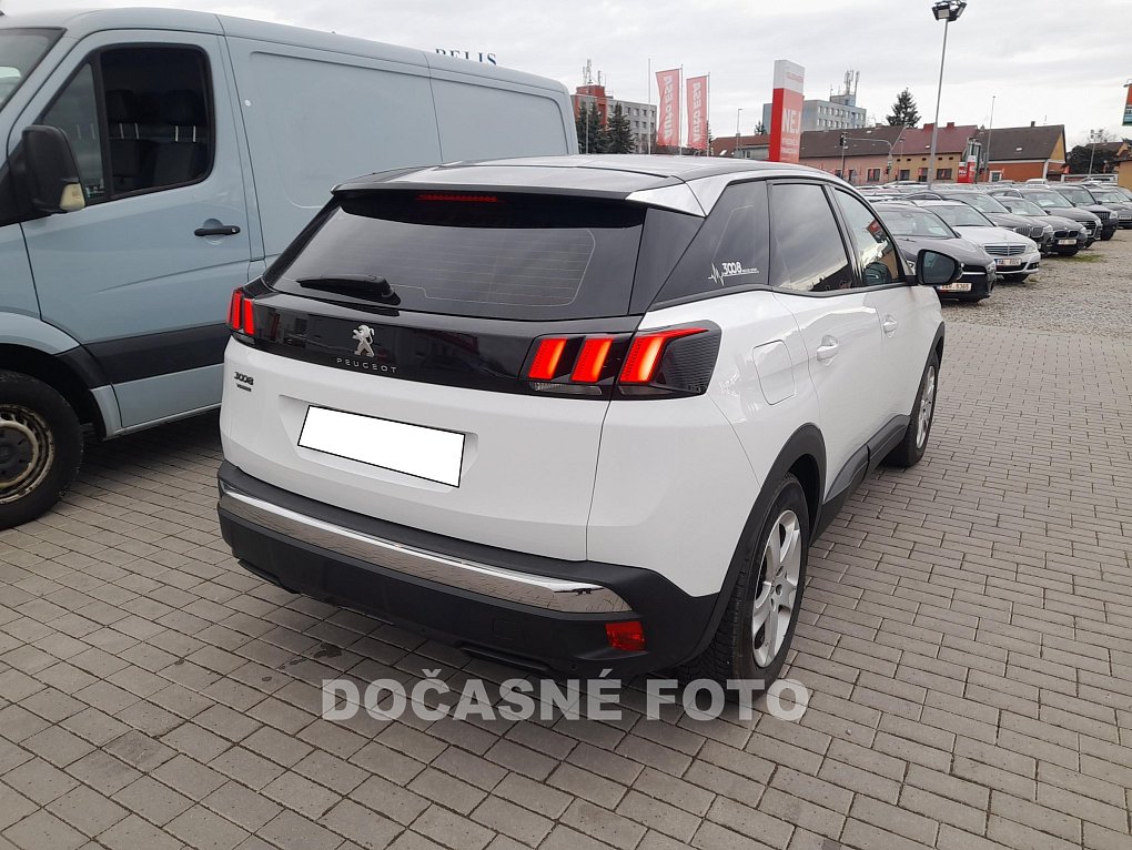 Peugeot 3008 1.2PT 