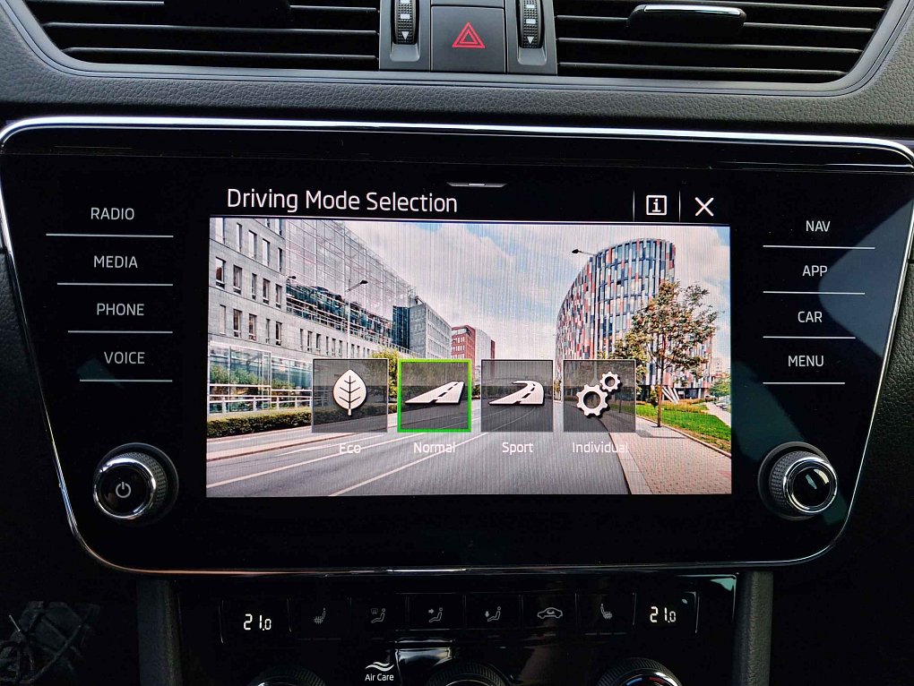 Škoda Superb III 2.0 TDi SportLine 4X4