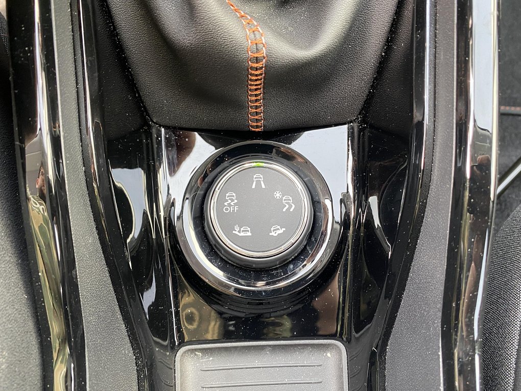 Peugeot 2008 1.2PT Crossway