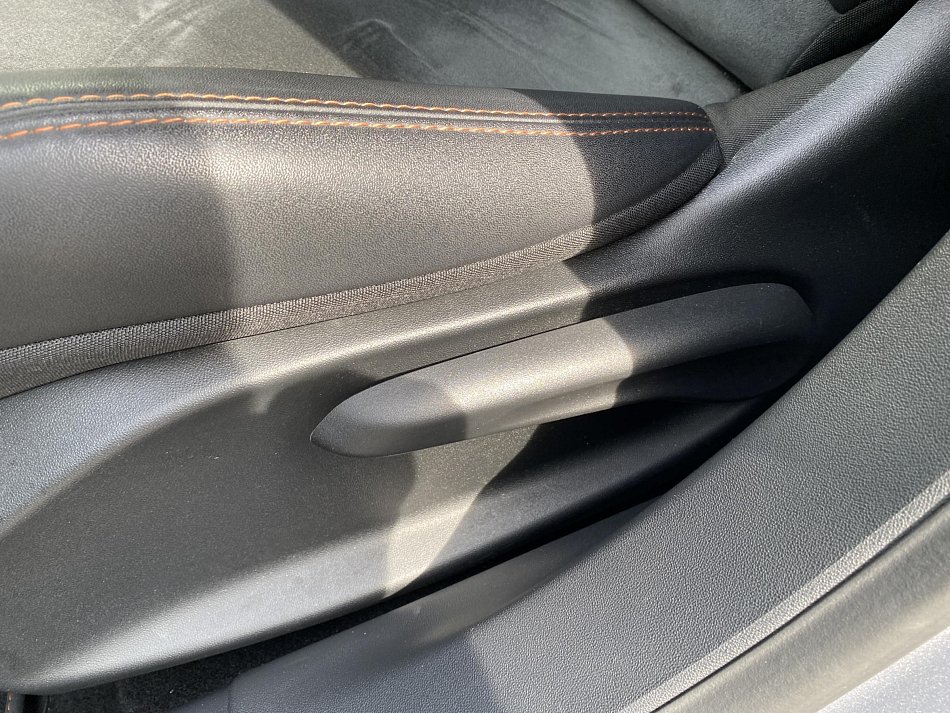 Peugeot 2008 1.2PT Crossway