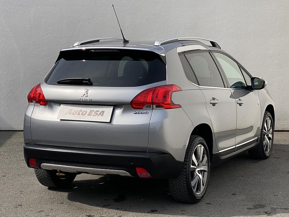 Peugeot 2008 1.2PT Crossway